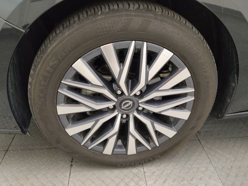 Used 2025 Nissan Altima 2.5 SV FWD image 31