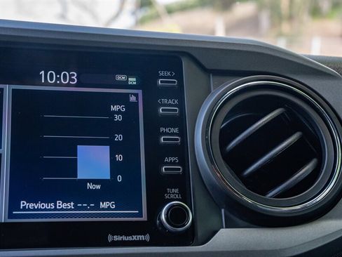 Used 2022 Toyota Tacoma TRD Sport image 15