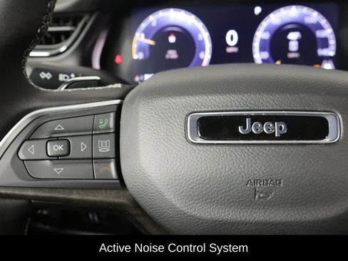 New 2026 Jeep Grand Cherokee Altitude image 8