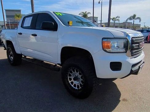 Used 2019 GMC Canyon 2WD Crew Cab w/ Convenience Package image 2