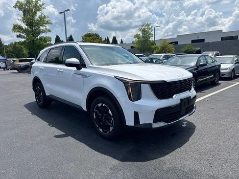 Certified 2024 Kia Sorento S AWD/4WD image 7