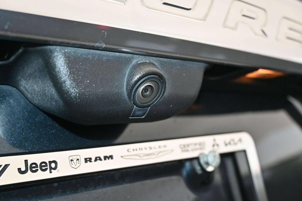 Used 2023 Ford Explorer XLT RWD image 31