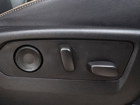 Used 2021 GMC Yukon AT4 w/ AT4 Premium Plus Package image 29