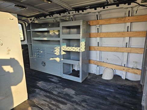 Used 2017 GMC Savana 2500 G2500 Cargo image 14