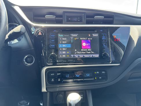 Used 2019 Toyota Corolla SE w/ SE Premium Package FWD image 28
