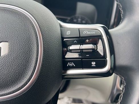 Certified 2023 Kia Sorento EX image 16
