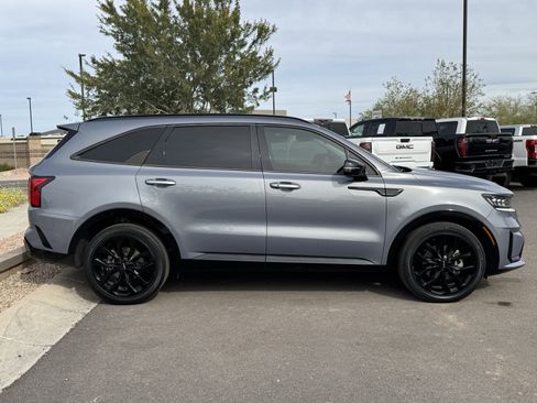 Certified 2023 Kia Sorento SX image 2