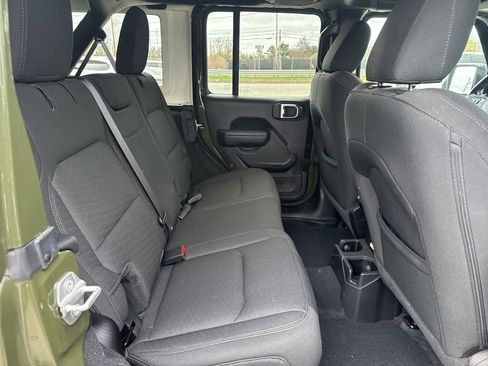 Used 2022 Jeep Wrangler Unlimited Sport w/ Sun And Sound Package AWD/4WD image 10