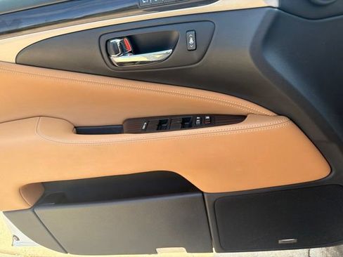 Used 2014 Lexus LS 460 AWD w/ Comfort Package image 28