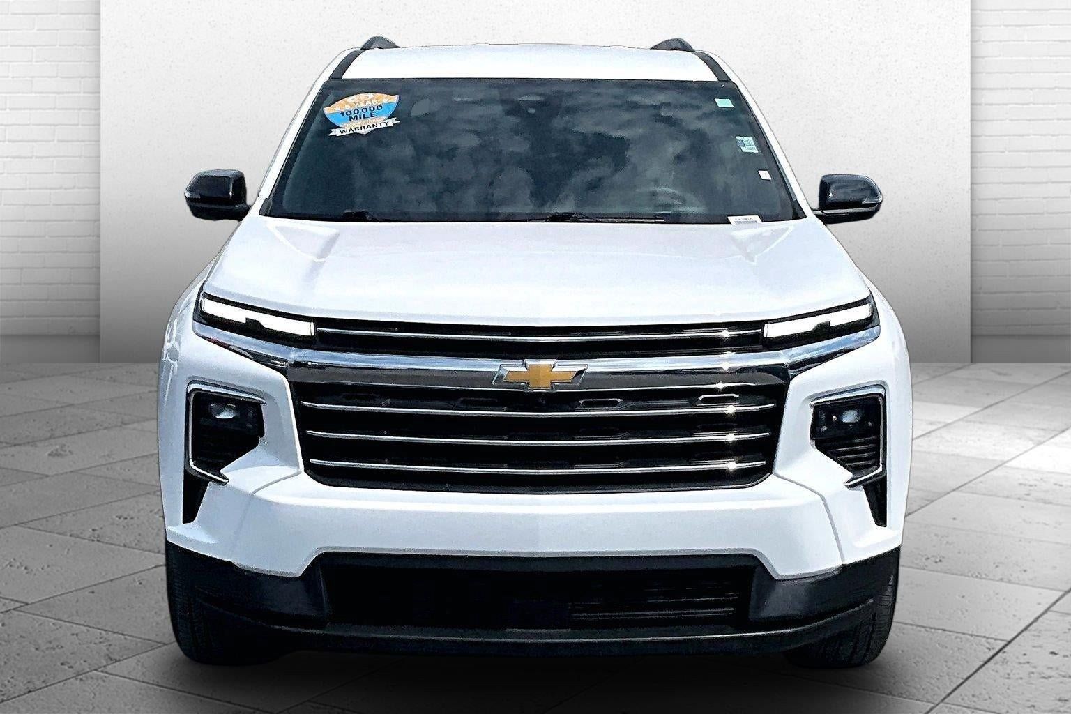 Used 2026 Chevrolet Traverse LT w/ Driver Confidence Package FWD image 2