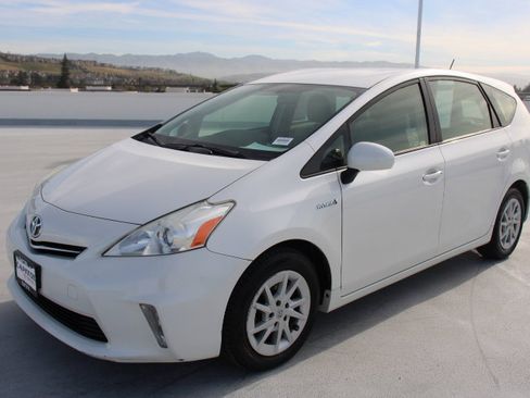 Used 2012 Toyota Prius V Three image 6