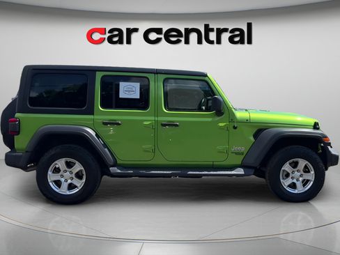 Used 2018 Jeep Wrangler Unlimited Sport S AWD/4WD image 6