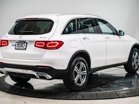 Certified 2022 Mercedes-Benz GLC 300 4MATIC image 4