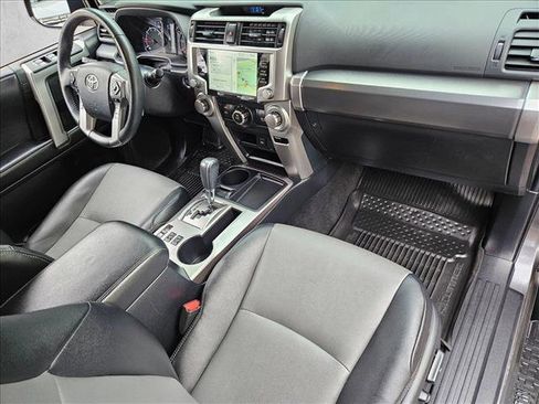 Used 2022 Toyota 4Runner SR5 Premium w/ Moonroof Package RWD image 22