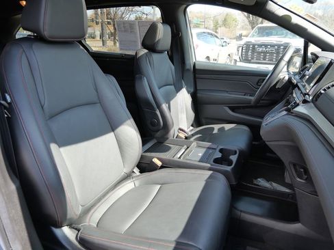 Used 2025 Honda Odyssey Sport-L image 18