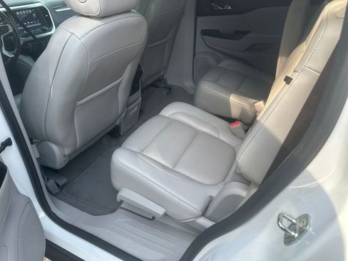 Used 2018 GMC Acadia SLT FWD image 17