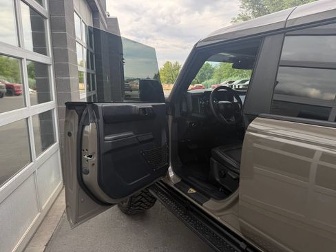 Used 2025 Ford Bronco Badlands AWD/4WD image 18