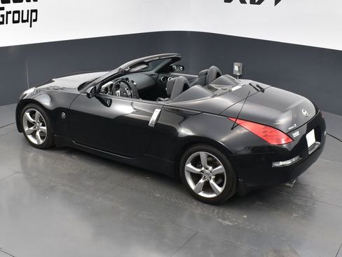 Used 2007 Nissan 350Z Touring image 11