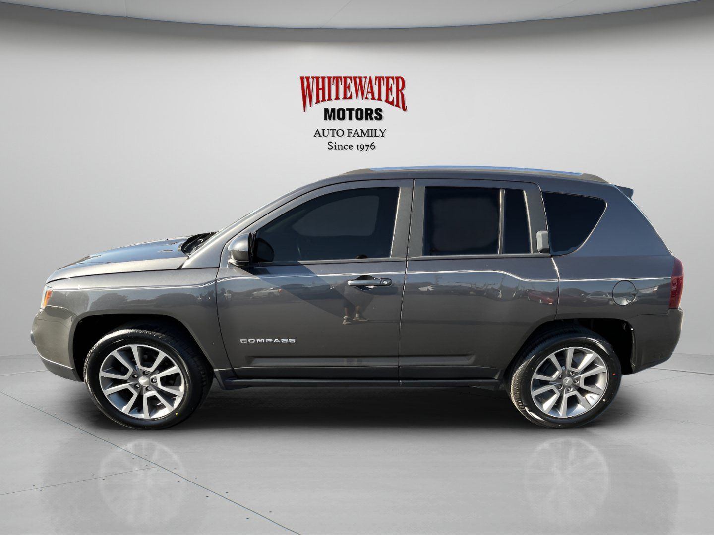 Used 2016 Jeep Compass High Altitude FWD image 2