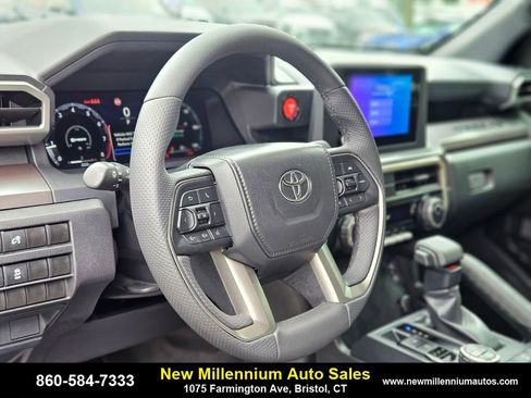 Used 2024 Toyota Tacoma TRD Off-Road image 18