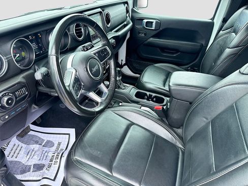 Used 2022 Jeep Wrangler Unlimited Sahara w/ Cold Weather Group image 25