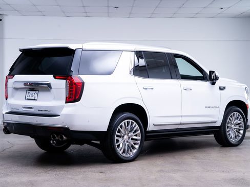 Used 2024 GMC Yukon Denali w/ Advanced Technology Package AWD/4WD image 7
