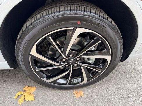 New 2026 Lincoln Corsair Grand Touring image 9