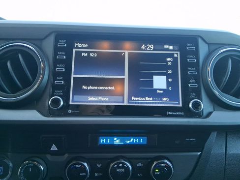 Used 2023 Toyota Tacoma TRD Off-Road image 15