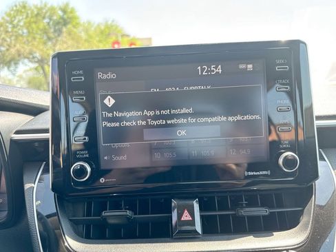 Used 2021 Toyota Corolla LE FWD image 27