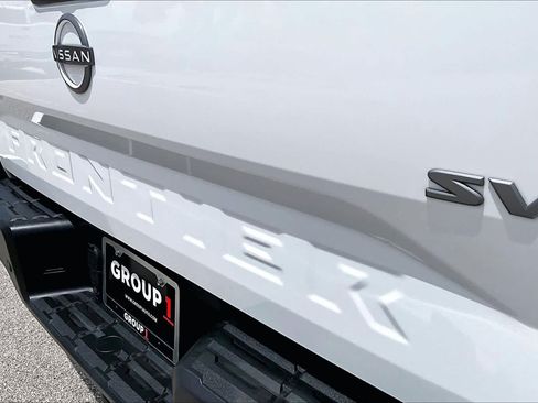 Used 2024 Nissan Frontier SV w/ SV Convenience Package RWD image 10