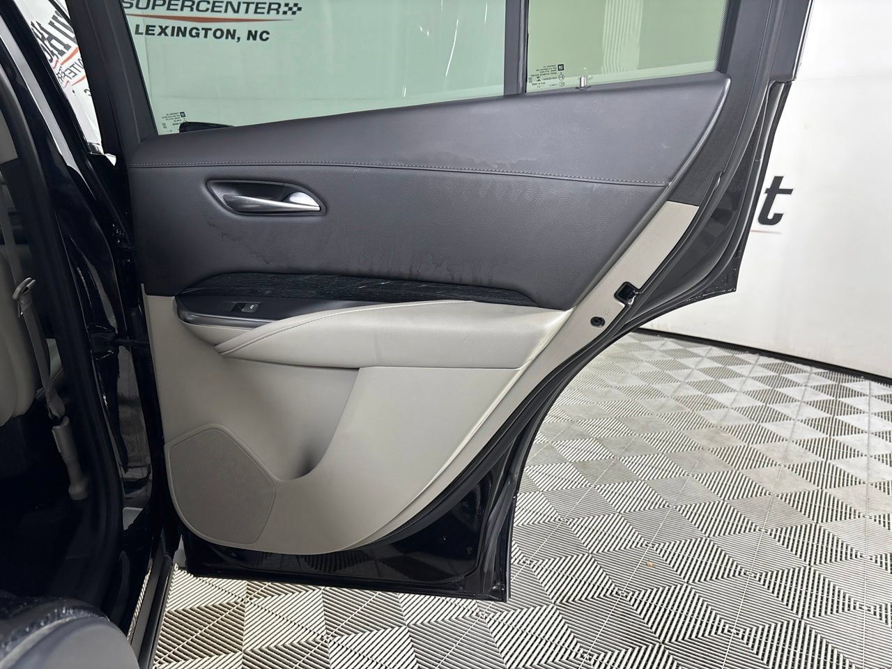 Used 2023 Cadillac XT4 Premium Luxury w/ Technology Package FWD image 27