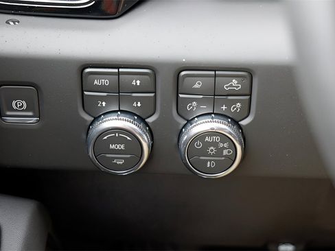 New 2026 GMC Sierra 2500 AT4 w/ AT4 Premium Plus Package image 18