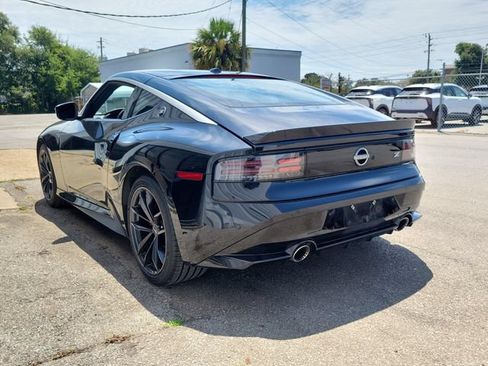 Certified 2025 Nissan Z Performance w/ Floor Mat Package RWD image 3