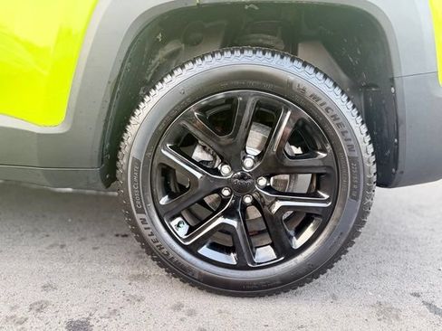 Used 2017 Jeep Renegade Altitude AWD/4WD image 26