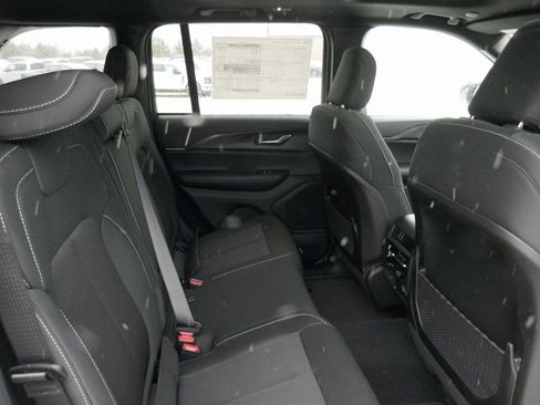 New 2025 Jeep Grand Cherokee Laredo X image 11