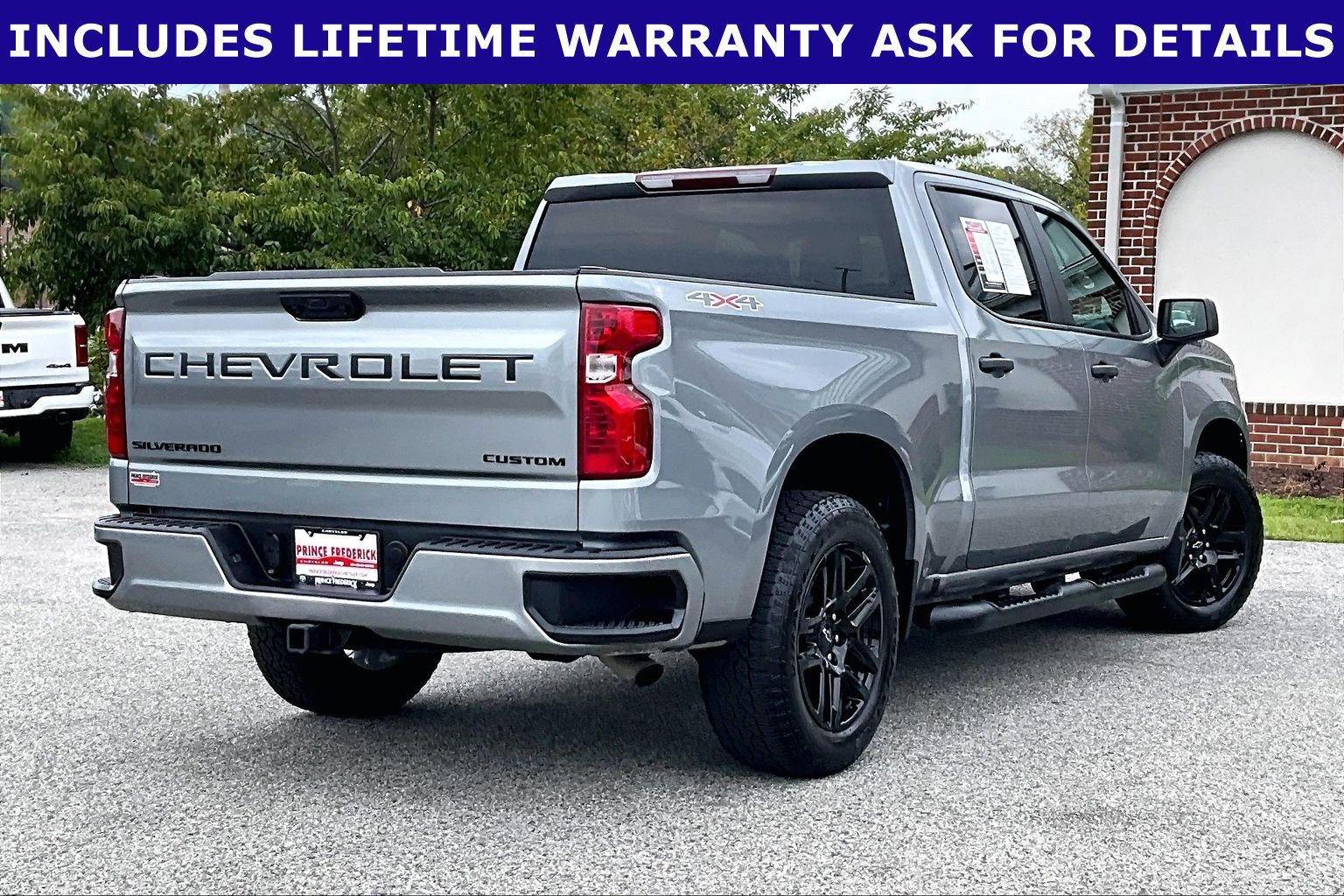 Used 2024 Chevrolet Silverado 1500 Custom w/ Turbomax Blackout Package AWD/4WD image 10