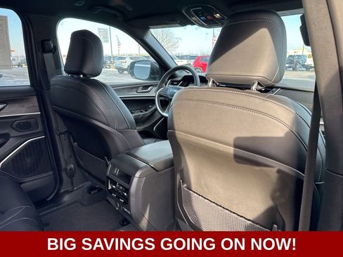 New 2025 Jeep Grand Cherokee Limited image 48