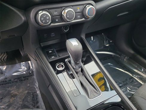 Certified 2023 Nissan Kicks SV image 22