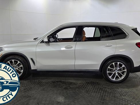 Used 2019 BMW X5 xDrive40i w/ Executive Package AWD/4WD image 4