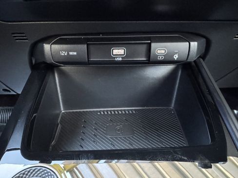 Used 2024 Kia Niro EX w/ EX Cold Weather Package image 27