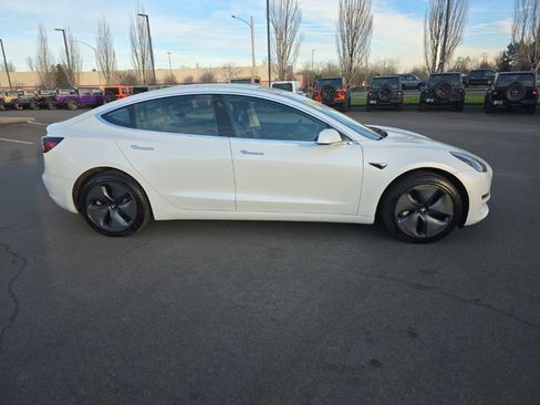 Used 2019 Tesla Model 3 Standard Range image 6