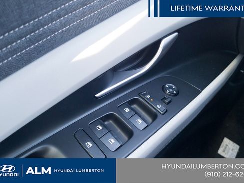New 2026 Hyundai Elantra Limited FWD image 32