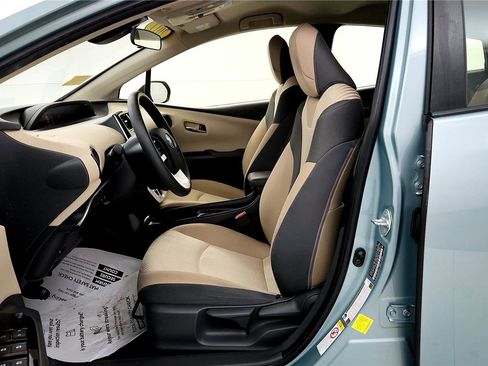 Used 2017 Toyota Prius Two image 25