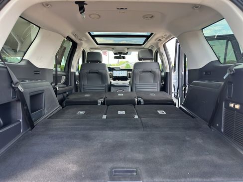 Used 2025 Ford Expedition Active AWD/4WD image 38