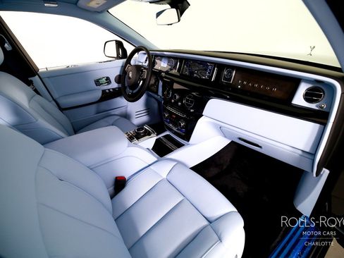 New 2027 Rolls-Royce Phantom Sedan RWD image 36