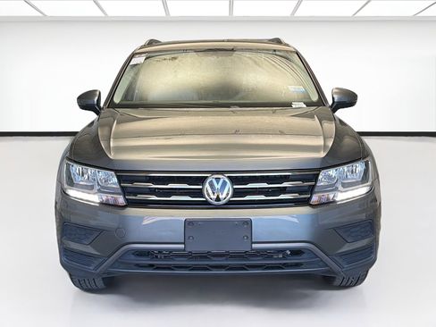 Used 2021 Volkswagen Tiguan SE image 2