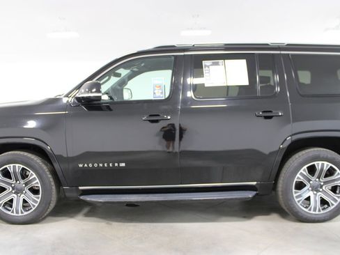Used 2024 Jeep Wagoneer Series II AWD/4WD image 6