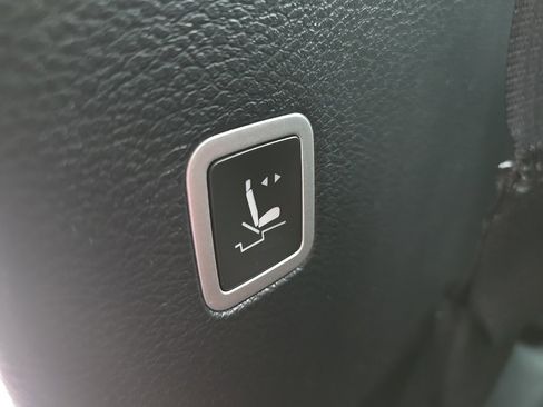 New 2026 Chrysler Pacifica Select image 89