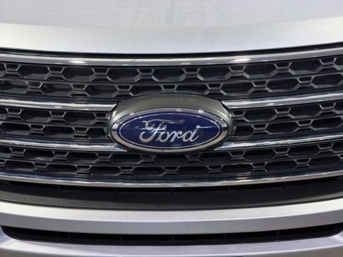 Used 2023 Ford Explorer XLT w/ Equipment Group 202A AWD/4WD image 12