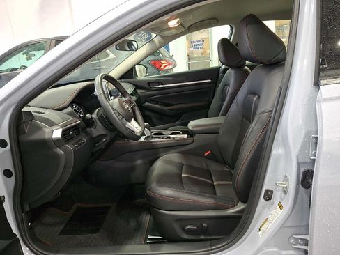 Used 2025 Nissan Altima 2.5 SR AWD/4WD image 13